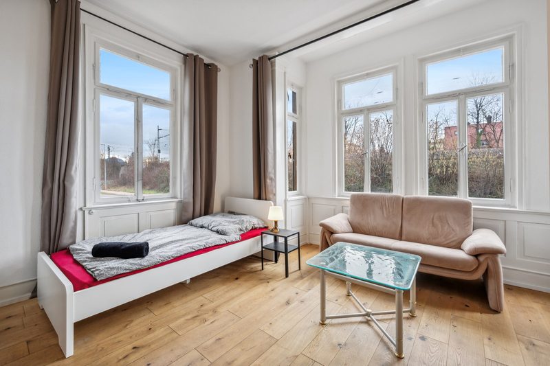 Zimmer mit Erker und Sitzecke